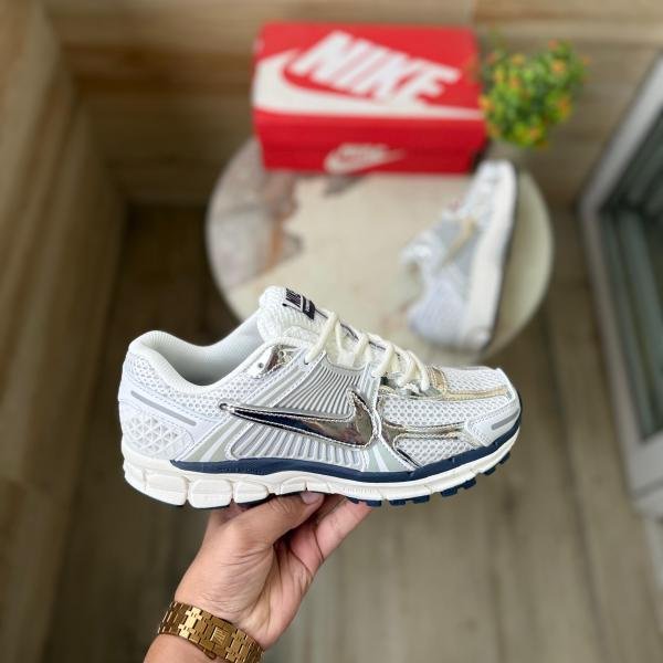NIKE ZOOM VOMERO PHOTON DUST