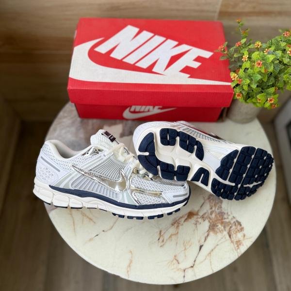 NIKE ZOOM VOMERO PHOTON DUST