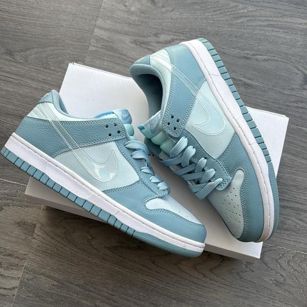 NIKE SB DUNK SKY