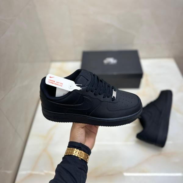 NIKE AIRFORCE ONE TRIPPLE BLACK