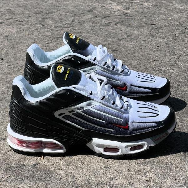 NIKE AIRMAX TN PLUS 3RD BLACK/WHITE