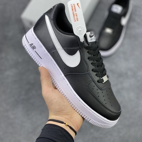 NIKE AIRFORCE