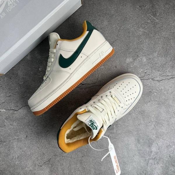 NIKE AIRFORCE 1'07 OFF WHITE/GREEN TICK