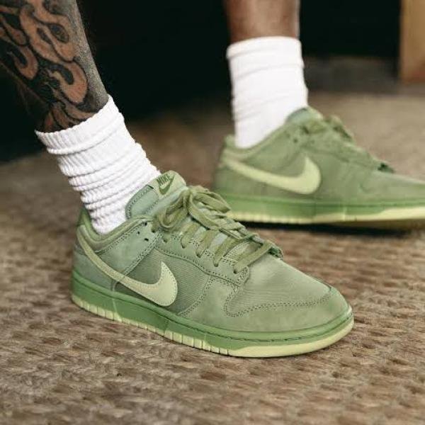 NIKE DUNK LOW RETRO PREMIUM OIL AURA