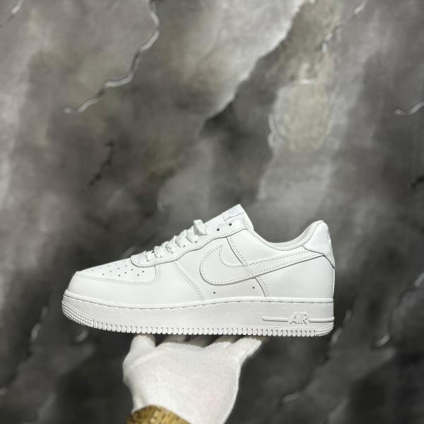 NIKE AIRFORCE PREMIUM WHITE