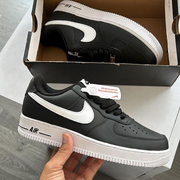 NIKE AIRFORCE 1'07 BLACK/WHITE