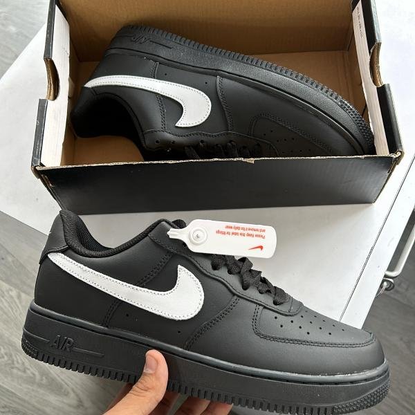 NIKE AIRFORCE 1'07 BLACK/WHITE TICK