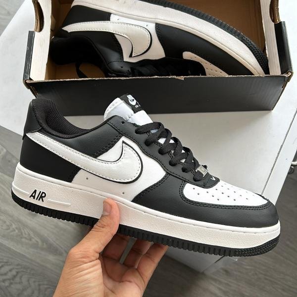 NIKE AIRFORCE 1'07 PANDA