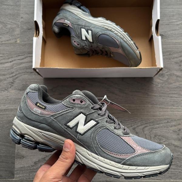 NEW BALANCE 2002