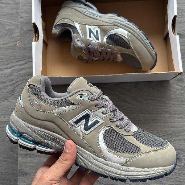 NEW BALANCE 2002