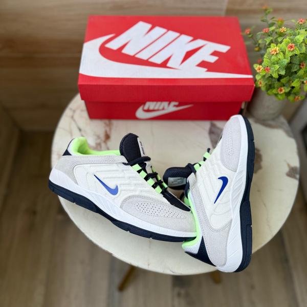 NIKE SB VERTEBRAE